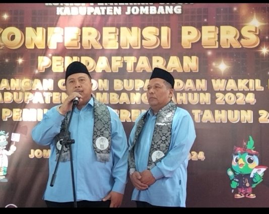 Pasangan WarSa Resmi Daftar Pilbup 2024 di KPU Jombang