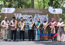 Pembukaan Jombang Fest 2025 Dalam Rangka Hari Jadi Pemkab Jombang ke 115, Ditandai dengan Pesona Wastra Alami di Pasar Barongan